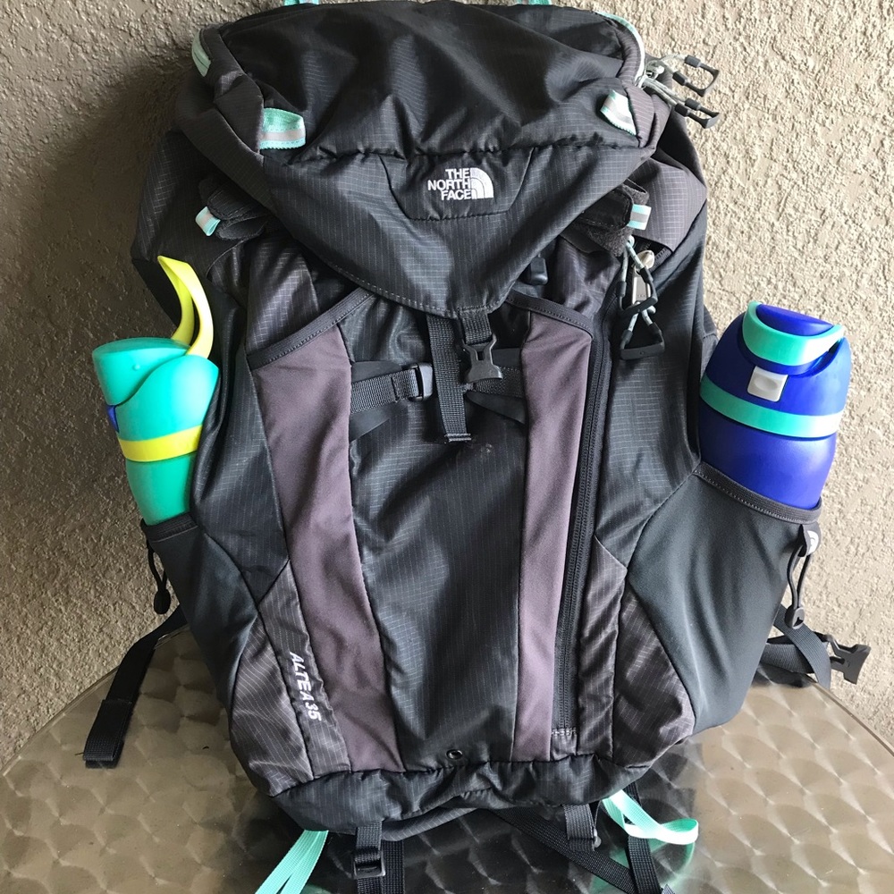 The North Face Women's Altea35 Internal Frame Pack
